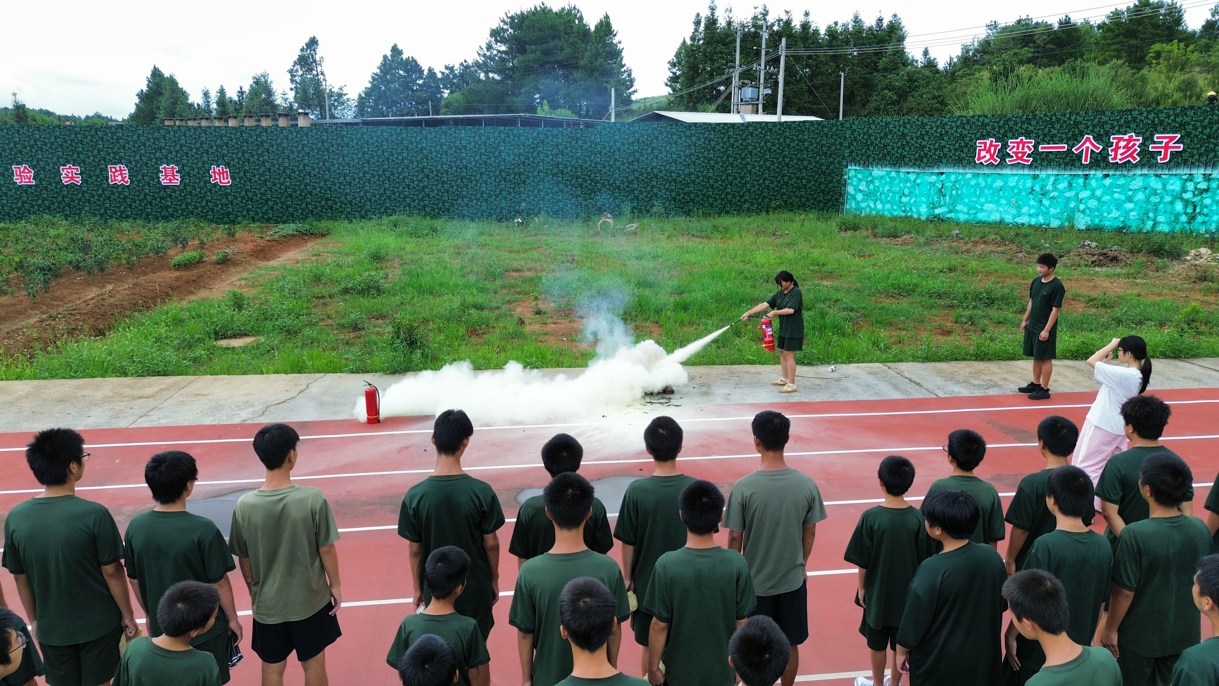 临武育人学校消防应急疏散演练