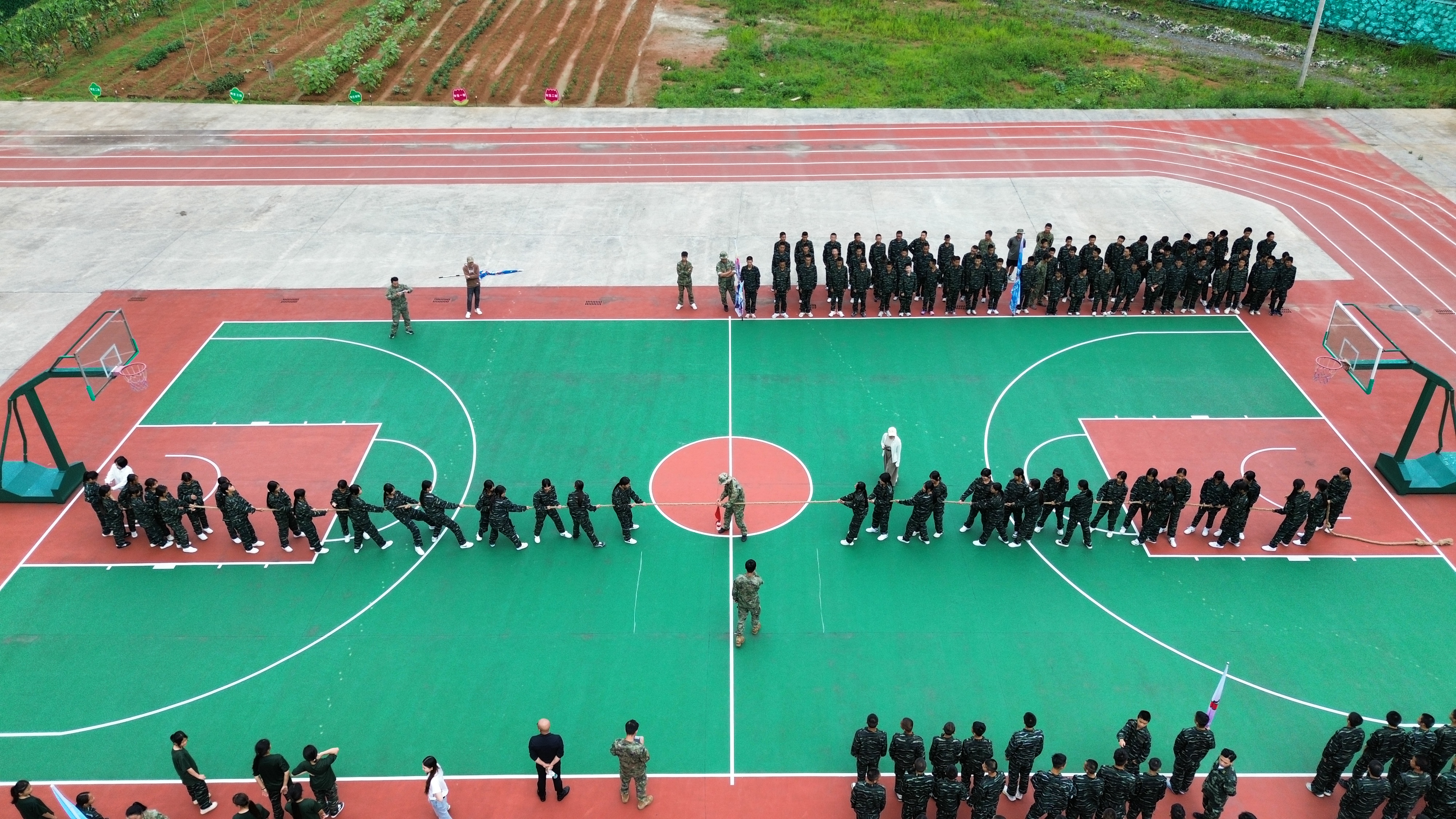 临武育人学校学员拔河比赛